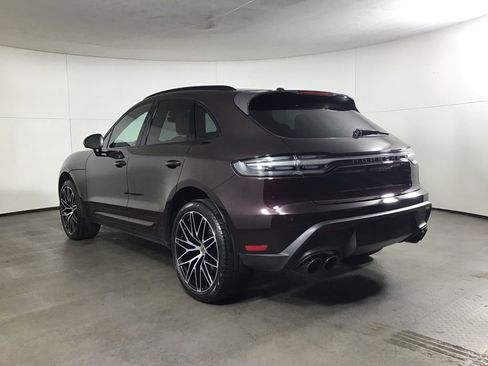 Certified 2023 Porsche Macan Turbo image 3