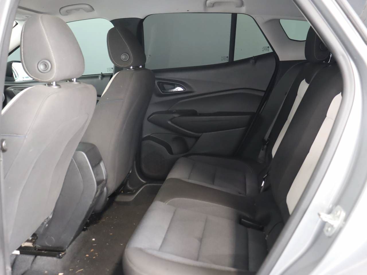 Used 2025 Chevrolet Trax LS FWD image 15
