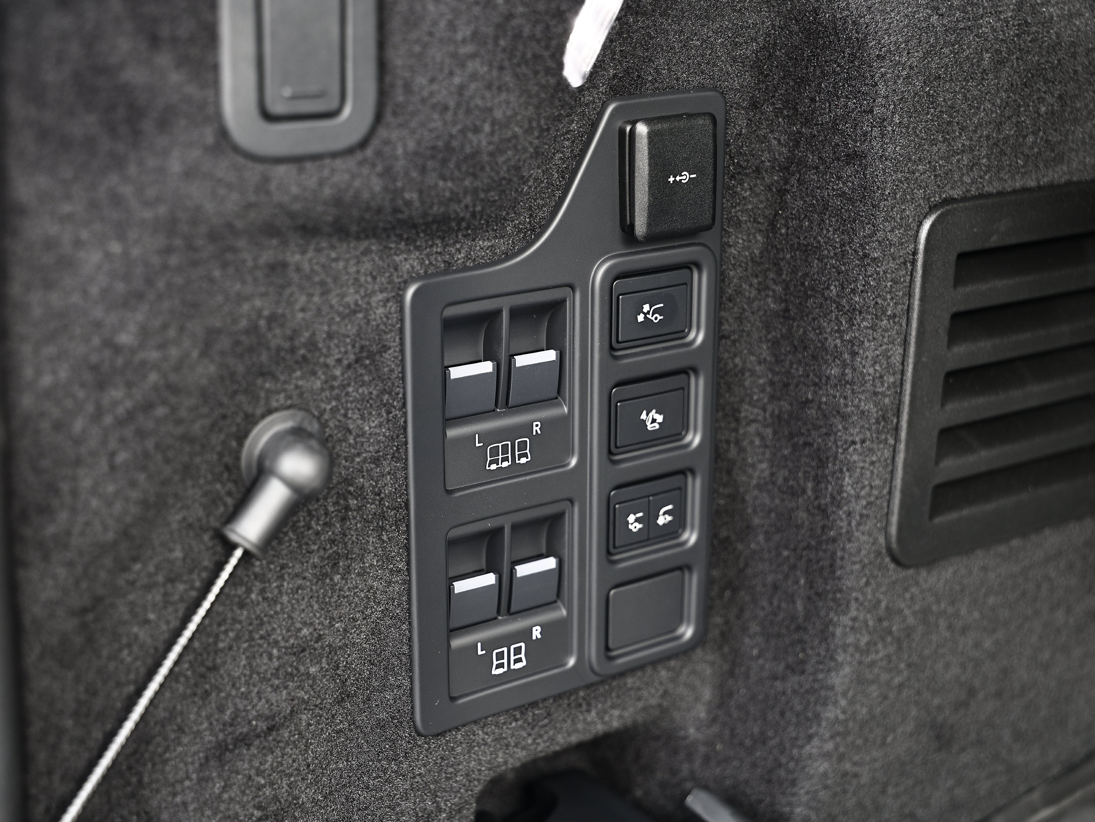 New 2026 Land Rover Discovery Dynamic SE AWD/4WD image 38