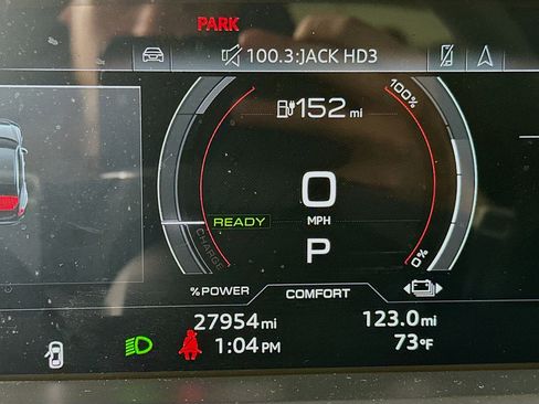 Used 2023 Audi e-tron GT Premium Plus image 19