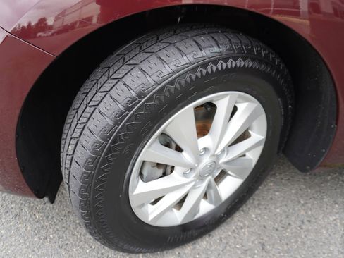 Used 2018 Kia Sedona LX w/ LX Essentials Premium Package FWD image 33