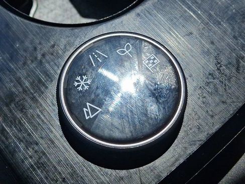 Used 2023 Nissan Rogue SV image 25