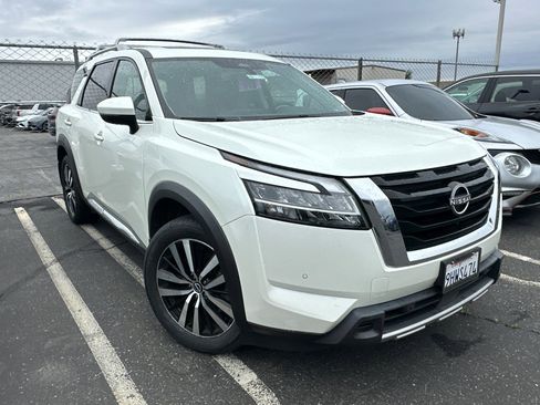Certified 2023 Nissan Pathfinder Platinum w/ Cargo Package FWD image 2