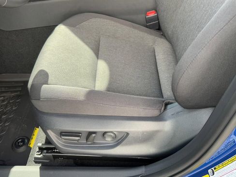New 2026 Toyota Camry Hybrid FWD image 17