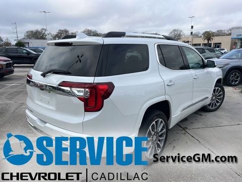 Used 2022 GMC Acadia Denali w/ Denali Ultimate Package image 8