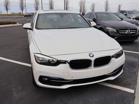 Used 2017 BMW 330i xDrive Sedan image 4