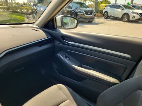 Certified 2022 Nissan Altima 2.5 SV image 19