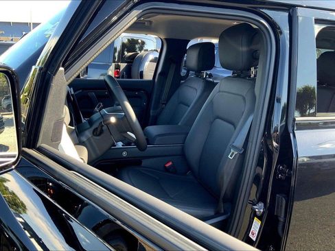 New 2025 Land Rover Defender 130 S AWD/4WD image 4