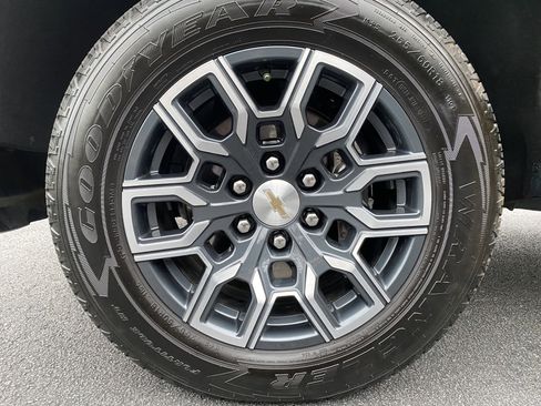 Used 2023 Chevrolet Colorado LT w/ LT Convenience Package III image 39