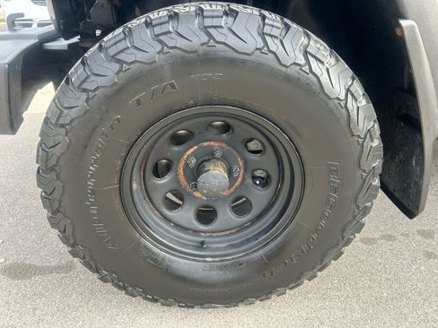 Used 2016 Jeep Wrangler Sport image 13