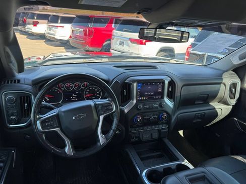 Used 2020 Chevrolet Silverado 1500 LT Trail Boss AWD/4WD image 3