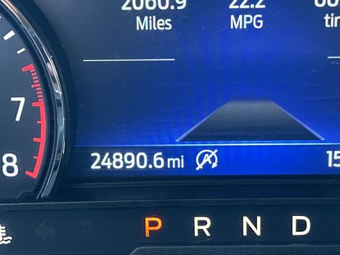 Used 2021 Ford Explorer XLT w/ Equipment Group 202A AWD/4WD image 2