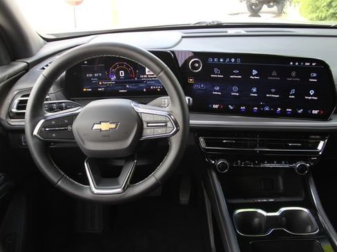 Used 2026 Chevrolet Traverse LT w/ Driver Confidence Package AWD/4WD image 20