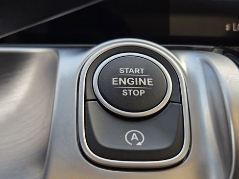 Used 2022 Mercedes-Benz GLB 250 w/ Premium Package Lite image 25