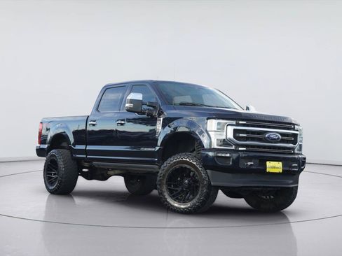 Used 2022 Ford F250 Platinum w/ FX4 Off-Road Package AWD/4WD image 2