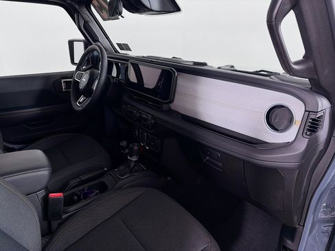 Used 2025 Jeep Wrangler Sahara w/ Safety Group image 29