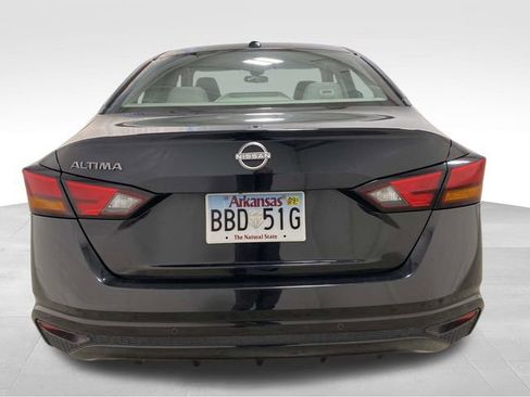 Used 2025 Nissan Altima 2.5 SV image 3