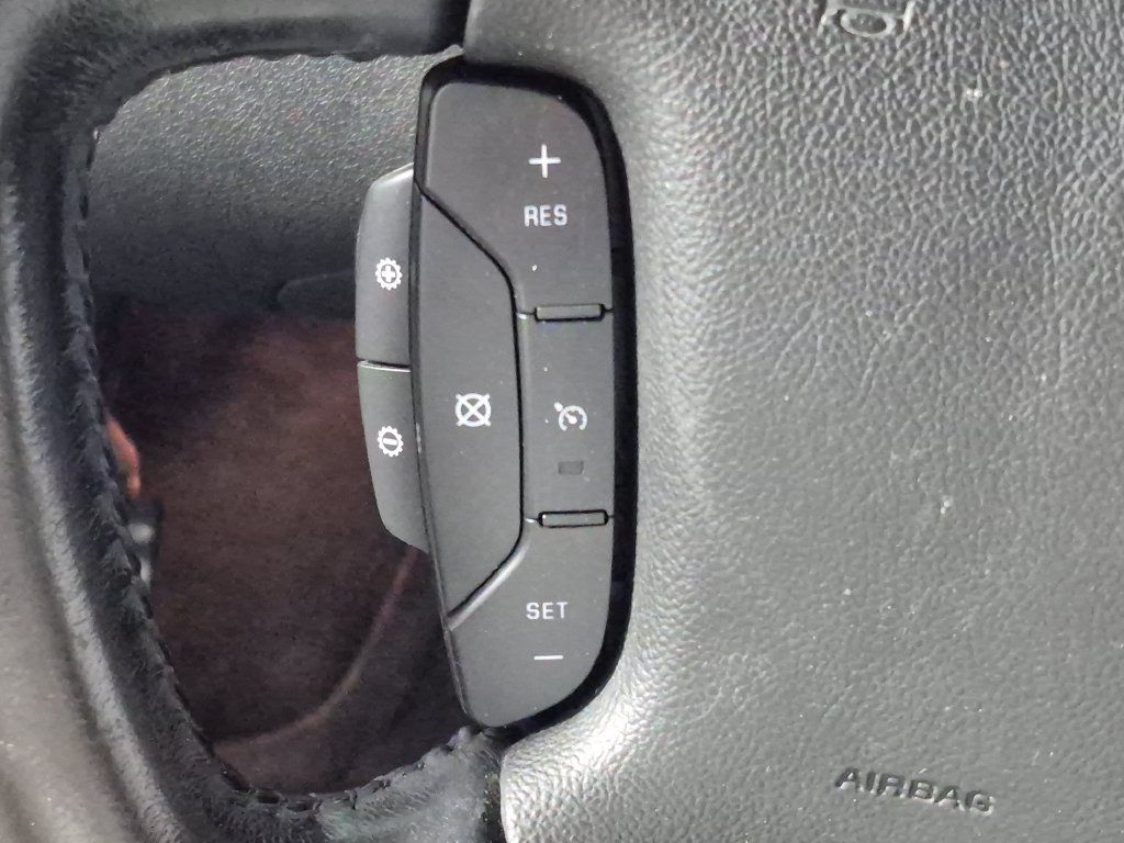 Used 2012 Chevrolet Impala LTZ FWD image 12