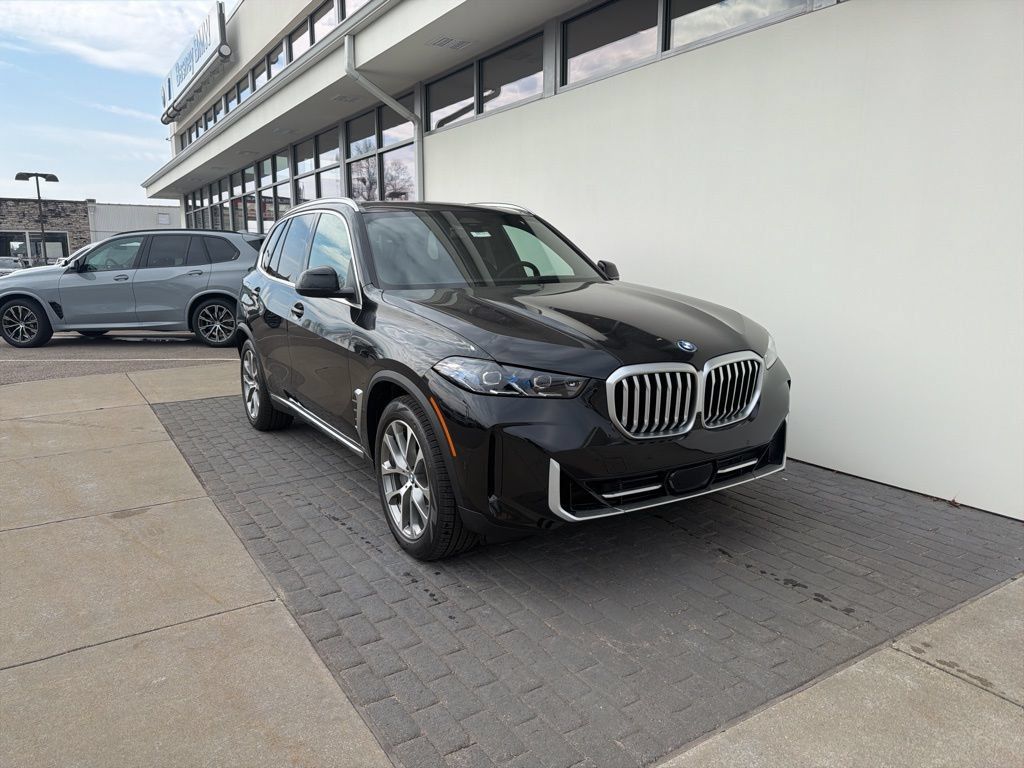 New 2026 BMW X5 xDrive50e w/ Climate Comfort Package AWD/4WD image 1