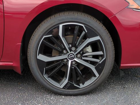 New 2025 Nissan Altima 2.5 SR image 11