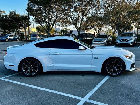 Used 2016 Ford Mustang GT Premium image 4