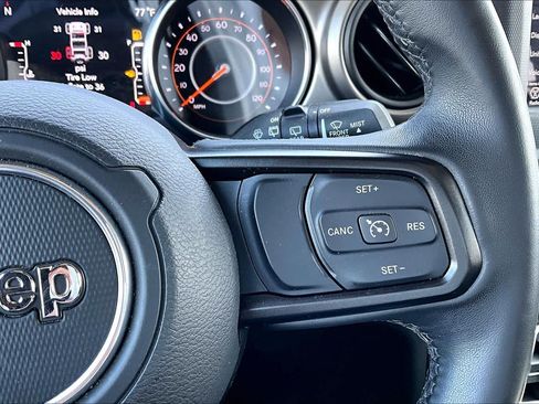Used 2019 Jeep Wrangler Unlimited Sport S AWD/4WD image 24