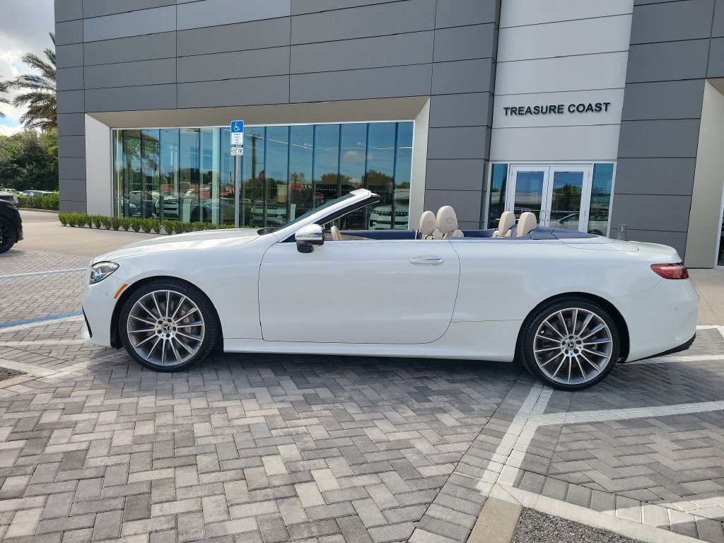 Used 2023 Mercedes-Benz E 450 4MATIC Cabriolet image 2