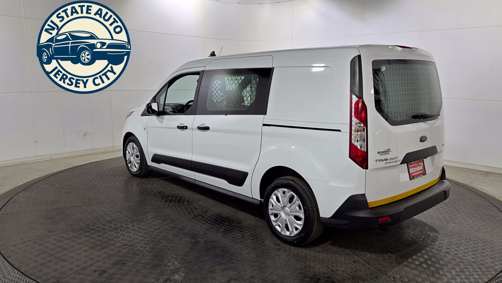 Used 2023 Ford Transit Connect XLT FWD image 5