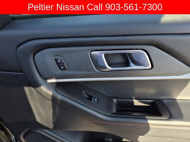 Used 2025 Ford Explorer ST-Line w/ ST-Line Street Pack AWD/4WD image 16