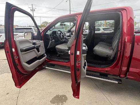 Used 2019 Ford F150 XLT w/ Equipment Group 302A Luxury AWD/4WD image 15