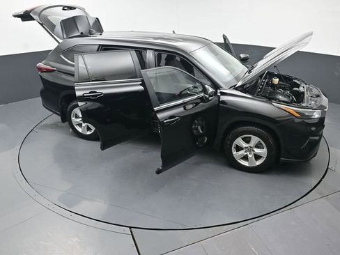 Certified 2025 Toyota Highlander LE image 58
