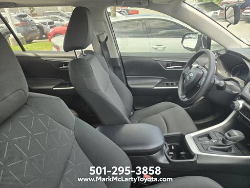 Used 2024 Toyota RAV4 XLE w/ Convenience Package FWD image 10