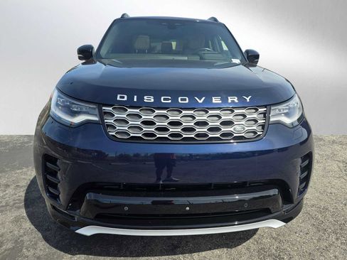 Used 2023 Land Rover Discovery Metropolitan Edition image 8