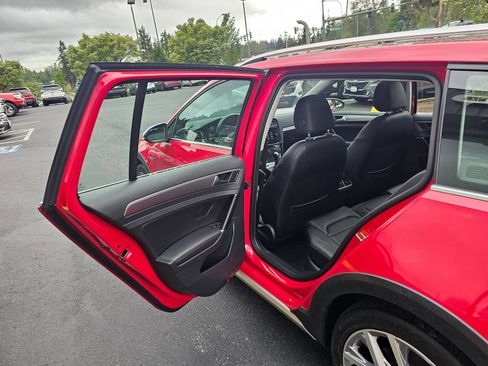 Used 2018 Volkswagen Golf Alltrack SEL AWD/4WD image 15
