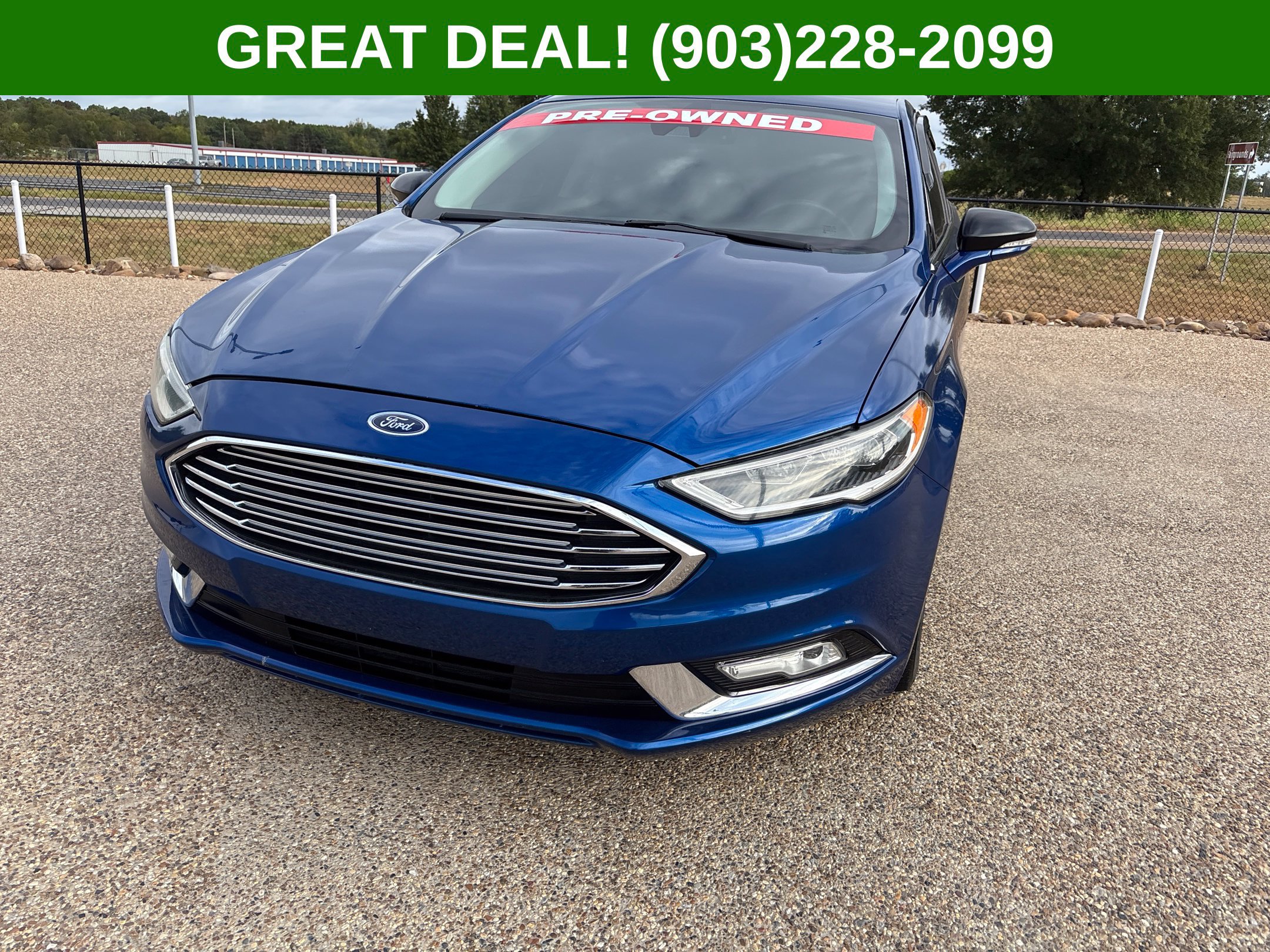 Used 2017 Ford Fusion SE w/ Equipment Group 602A FWD image 3