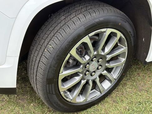 Used 2023 GMC Acadia Denali FWD image 18