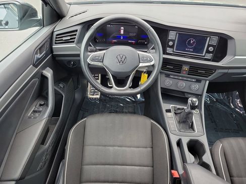 Used 2024 Volkswagen Jetta Sport image 12