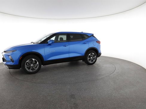 Used 2025 Chevrolet Blazer LT image 6