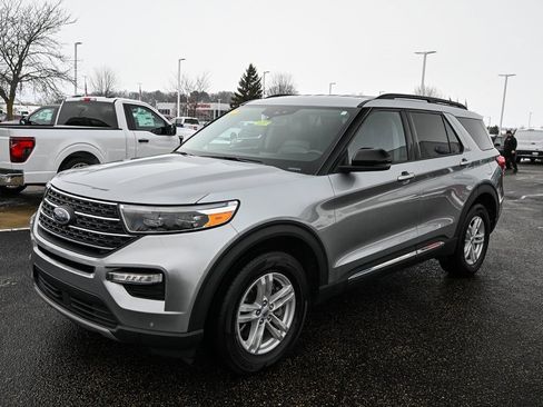 Certified 2023 Ford Explorer XLT w/ Equipment Group 202A image 9