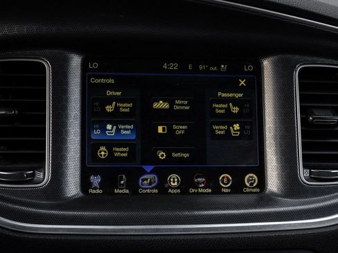 Used 2016 Dodge Charger R/T Scat Pack w/ Technology Group RWD image 27