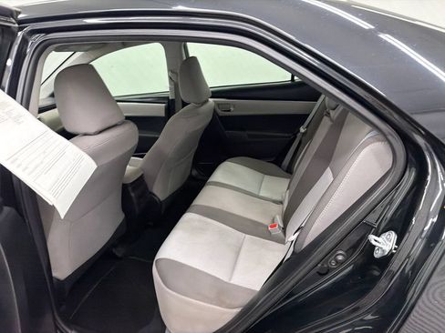 Used 2018 Toyota Corolla LE FWD image 19