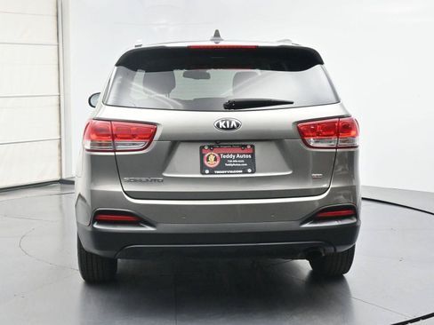 Used 2017 Kia Sorento AWD w/ LX Convenience Package image 24
