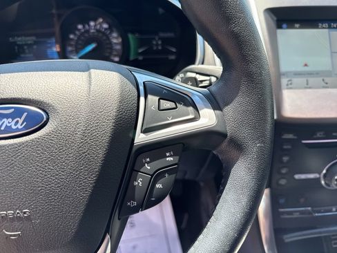 Used 2016 Ford Edge Titanium w/ Equipment Group 302A AWD/4WD image 27