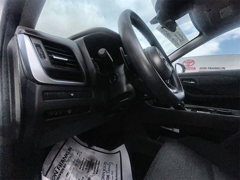 Used 2023 Nissan Rogue SV image 11