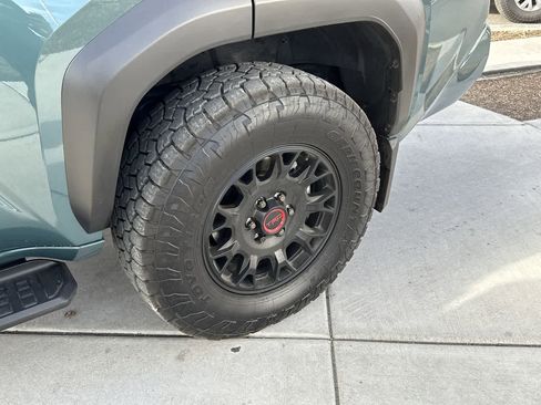 Used 2025 Toyota 4Runner TRD Off-Road Premium image 7