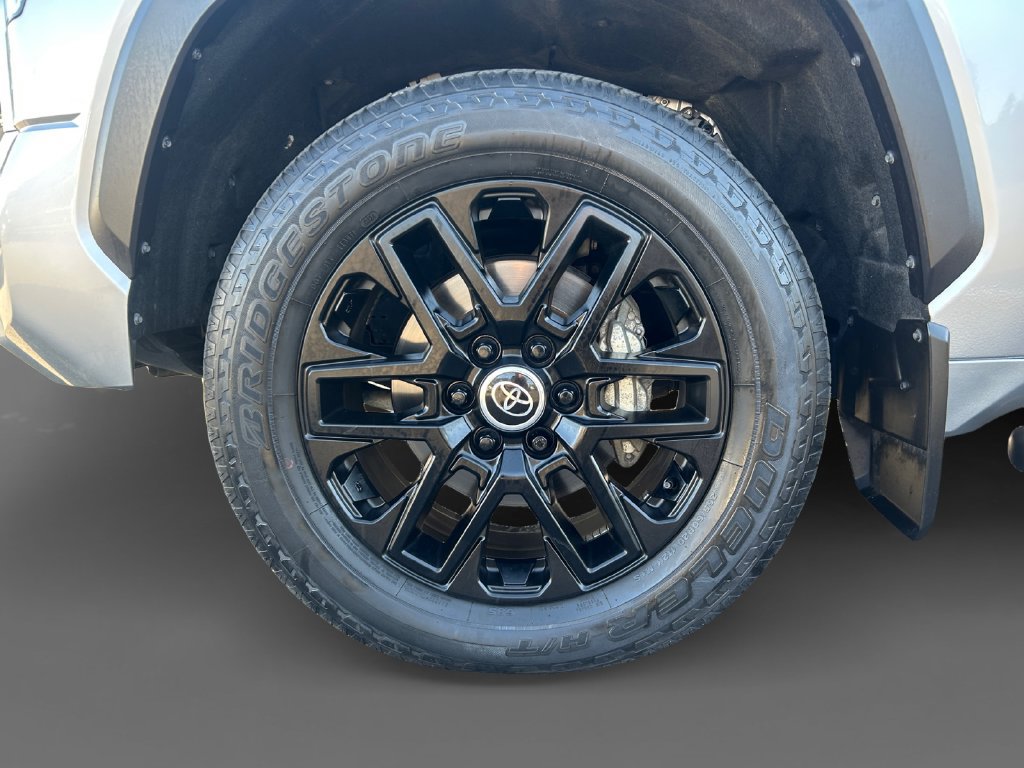 Used 2024 Toyota Tundra Limited AWD/4WD image 11