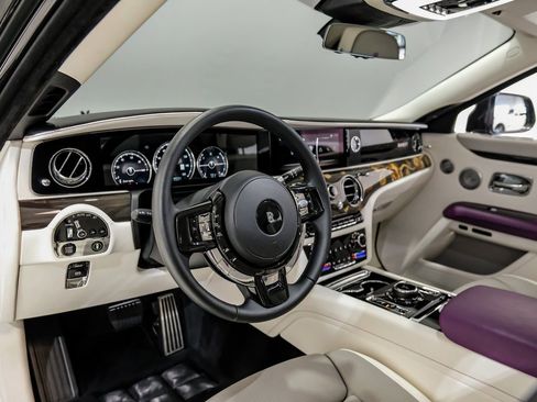 Used 2024 Rolls-Royce Ghost image 14