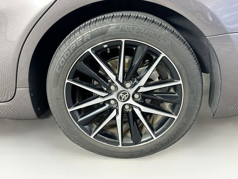 Used 2023 Toyota Camry SE FWD image 11