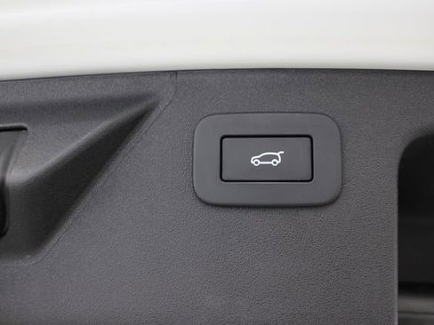 Used 2023 Land Rover Discovery Sport SE AWD/4WD image 42