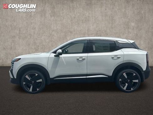 New 2025 Nissan Kicks SR w/ SR Premium Package AWD/4WD image 9
